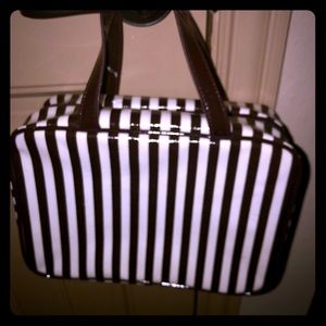 Henri Bendel small travel case- used only twice.